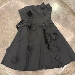 BEBE Black Chain & Flower Accent DRESS. Strapless